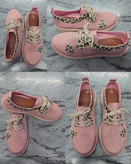 Synthetic Leather Pink Leopard Vellies